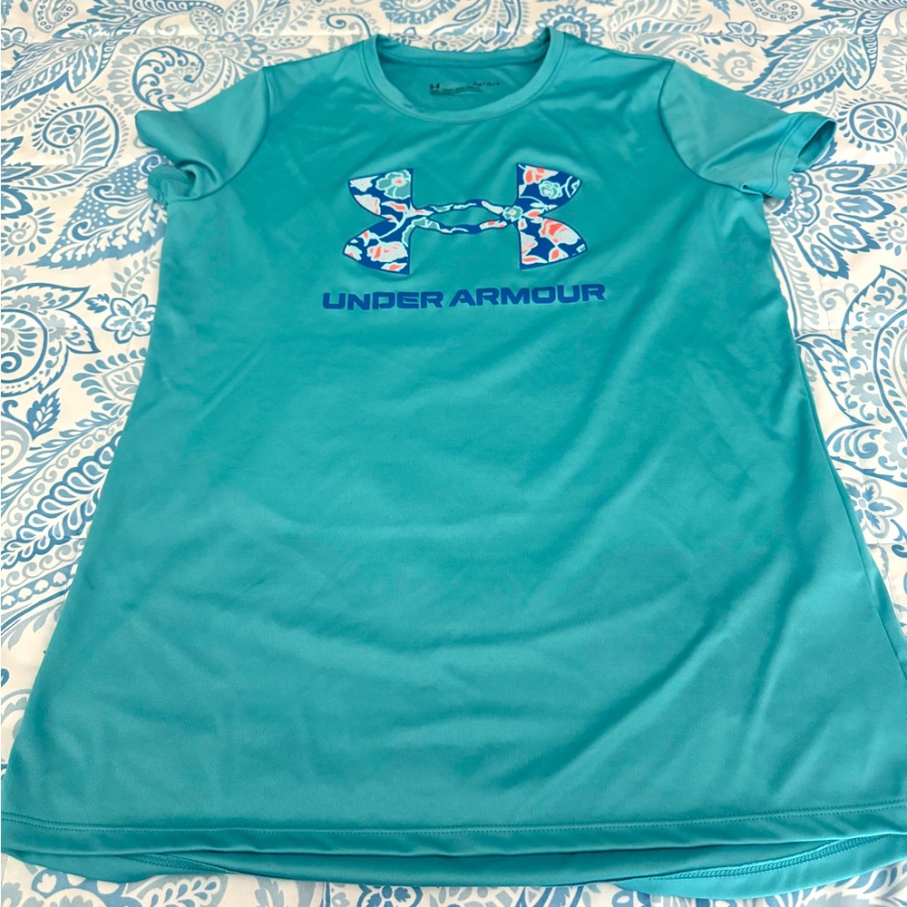 Under armour girls shirt size youth large